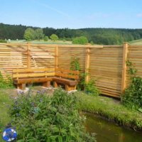 Sichtschutz mit Bank